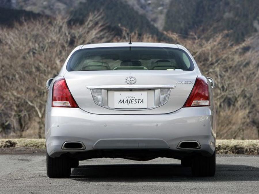  Toyota Crown Majesta 2009 года  (фото 16 из 21)